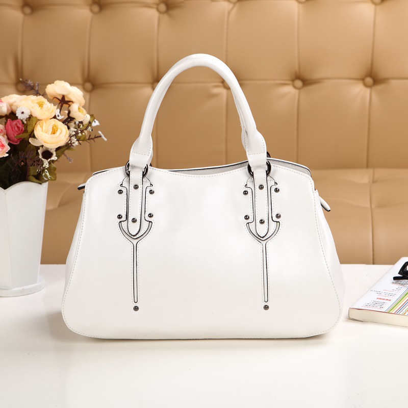 White Handbags Are So In Right Now Stchd